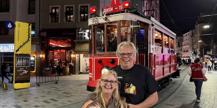 Istanbul is more than safe - Beyoglu - Istiklal Avenue (1) (1)