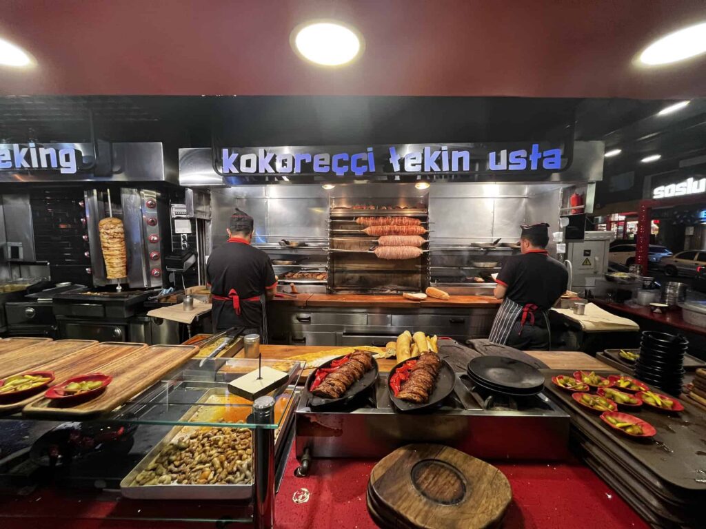 Kokorec in Istanbul - Street Food (2) (1)