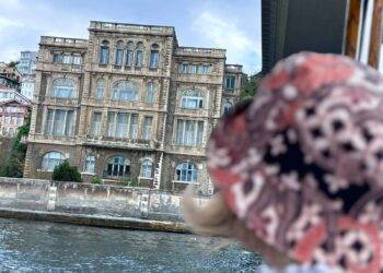 Hire a tour guide in Istanbul