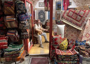 Arasta Bazaar: Blue Mosque’s Ancient Market