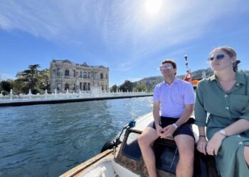 Küçüksu Pavilion – The Petite Palace of the Bosphorus