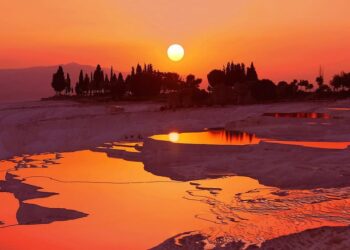 Turkey’s Gems: 4-Day Pamukkale, Ephesus & Cappadocia Tour