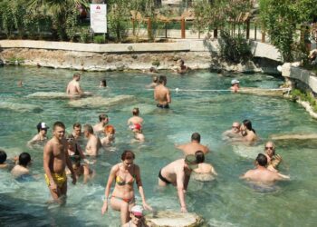 Cleopatra’s Pool – Swim Among Ancient Ruins in Pamukkale