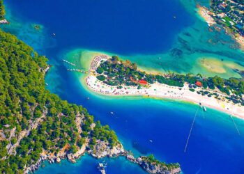 Discover Paradise: Exploring Ölüdeniz, Turkey’s Iconic Blue Lagoon