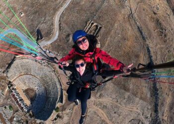 Paragliding in Turkey: The Best Spots and Experiences
