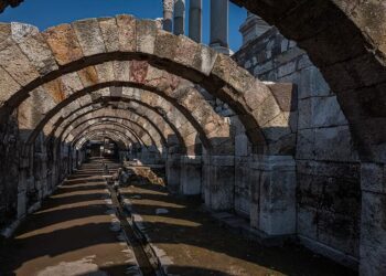 Smyrna – The Enduring City of Antiquity