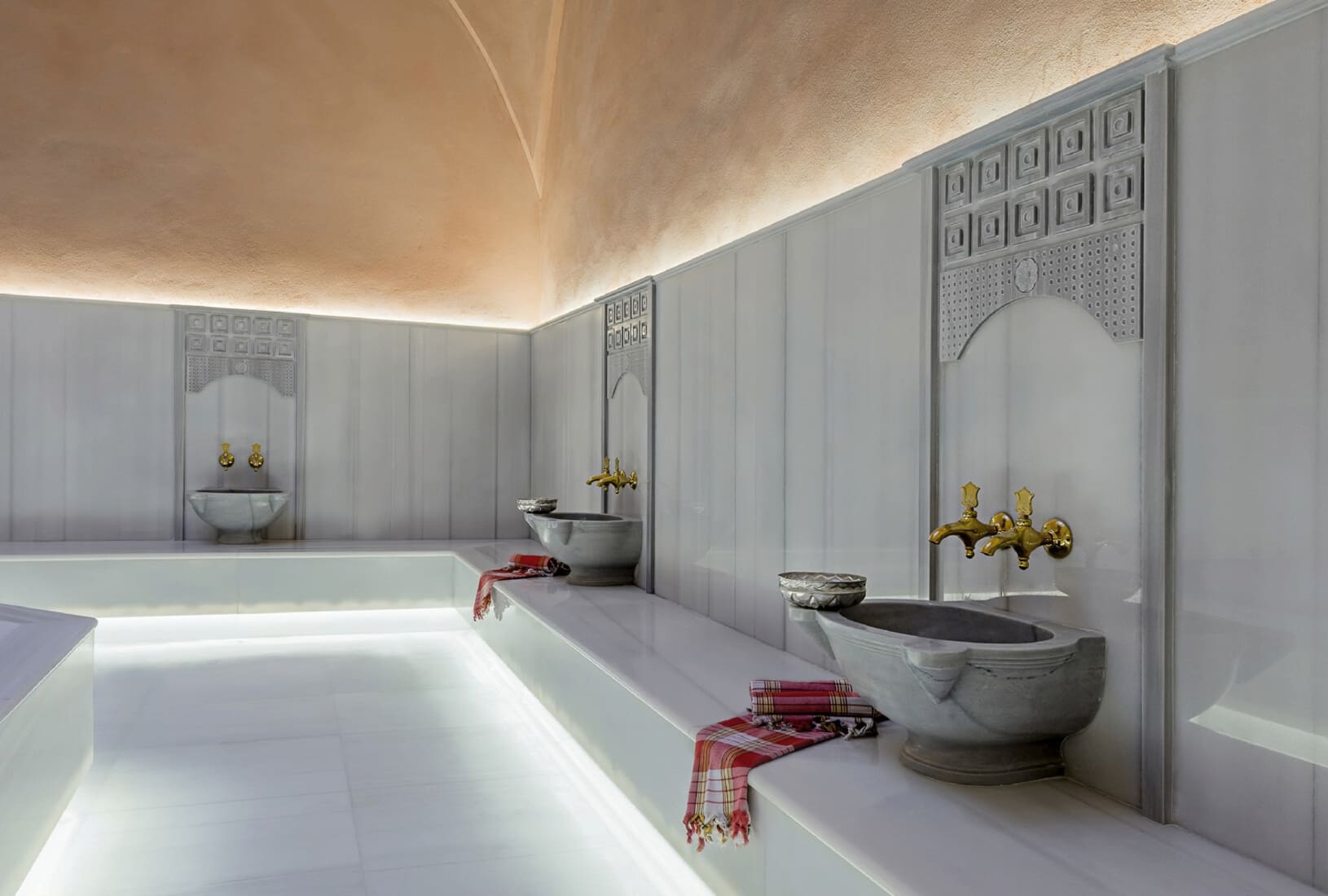 The marble basins and original 18th-century chamber of Tarihi Cesme Hamami