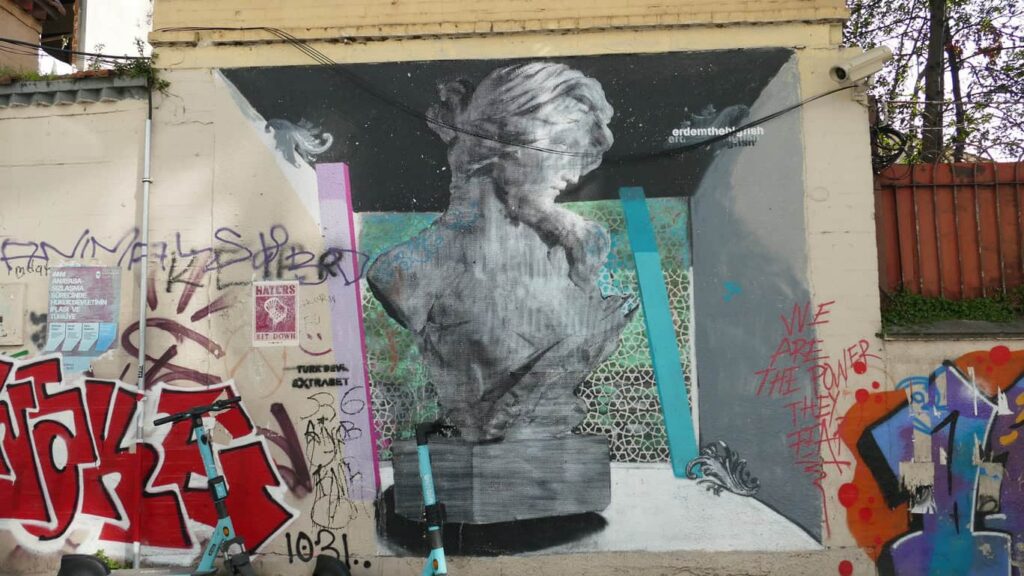 Yeldegirmeni street art (1)