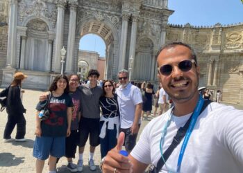 Ugur Kayhan - Professional Tour Guide in Dolmabahce Palace