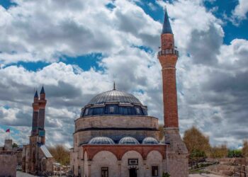 Kale Mosque - The Other Tour