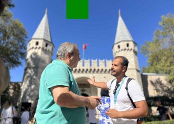 Walk the City with Uğur Kayhan: English-Speaking Pro, Real Stories