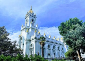Iron Church - Fener - Golden Horn - The Other Tour