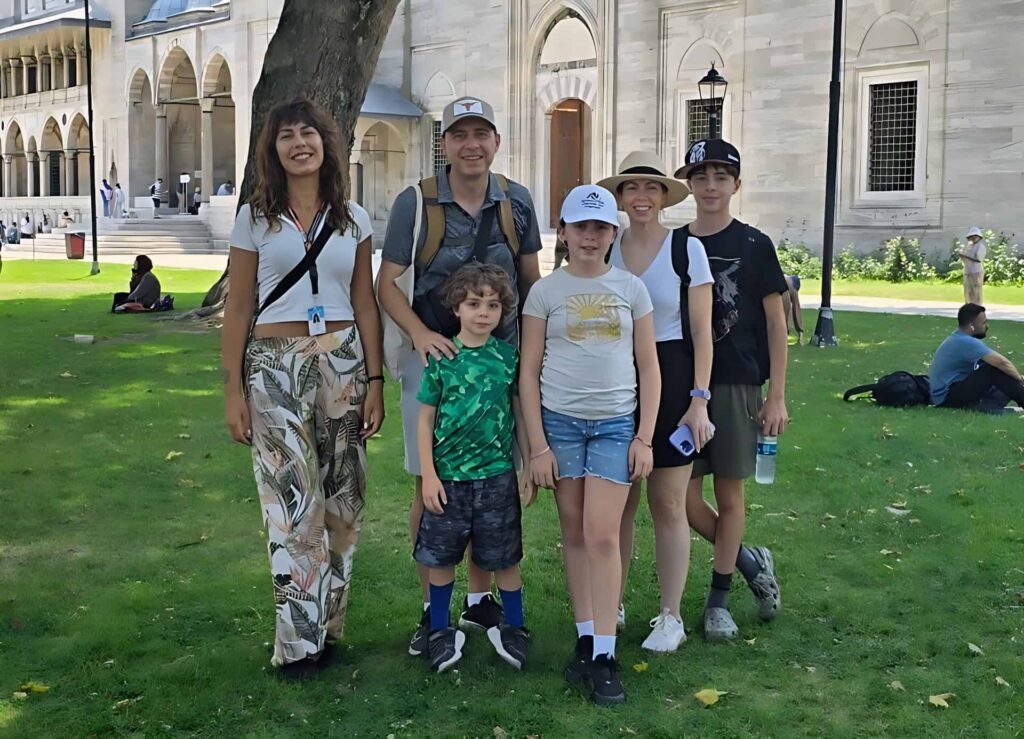 Ezgi Tilki - Professional English Tour Guide Istanbul - Blue Mosque courtyard
