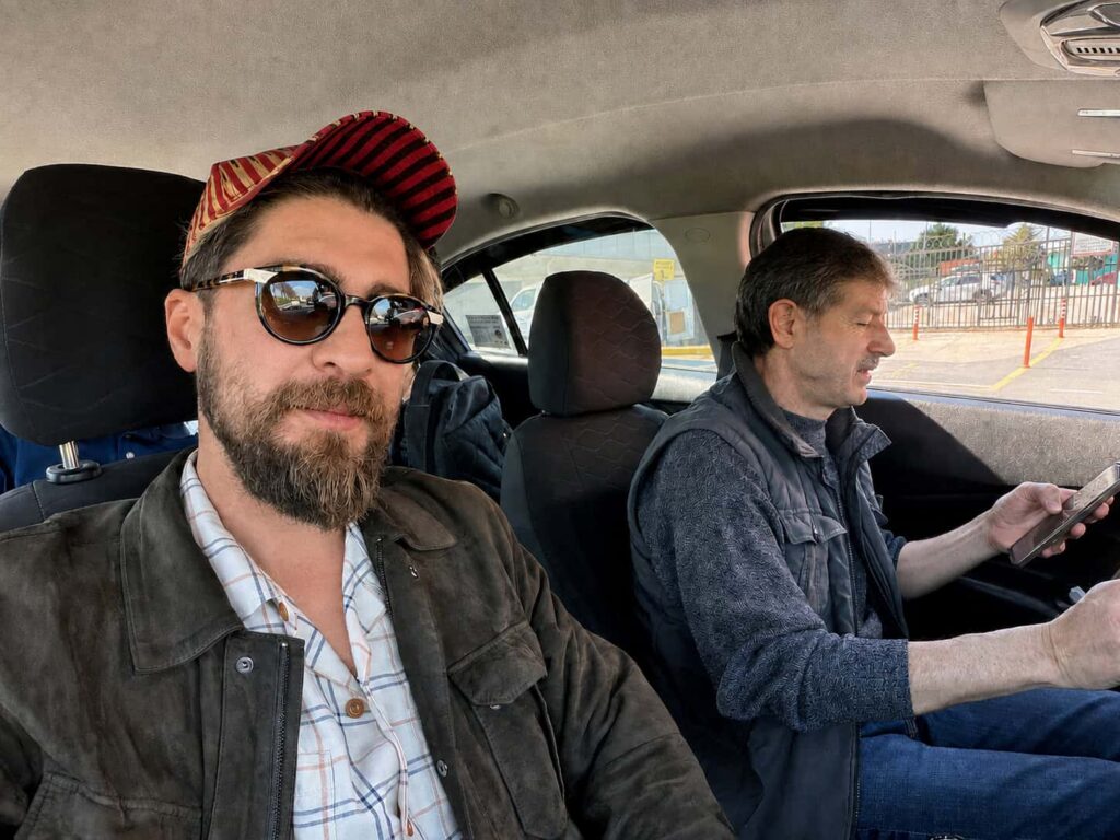 Fethi Karatas with the taxi guy (2)
