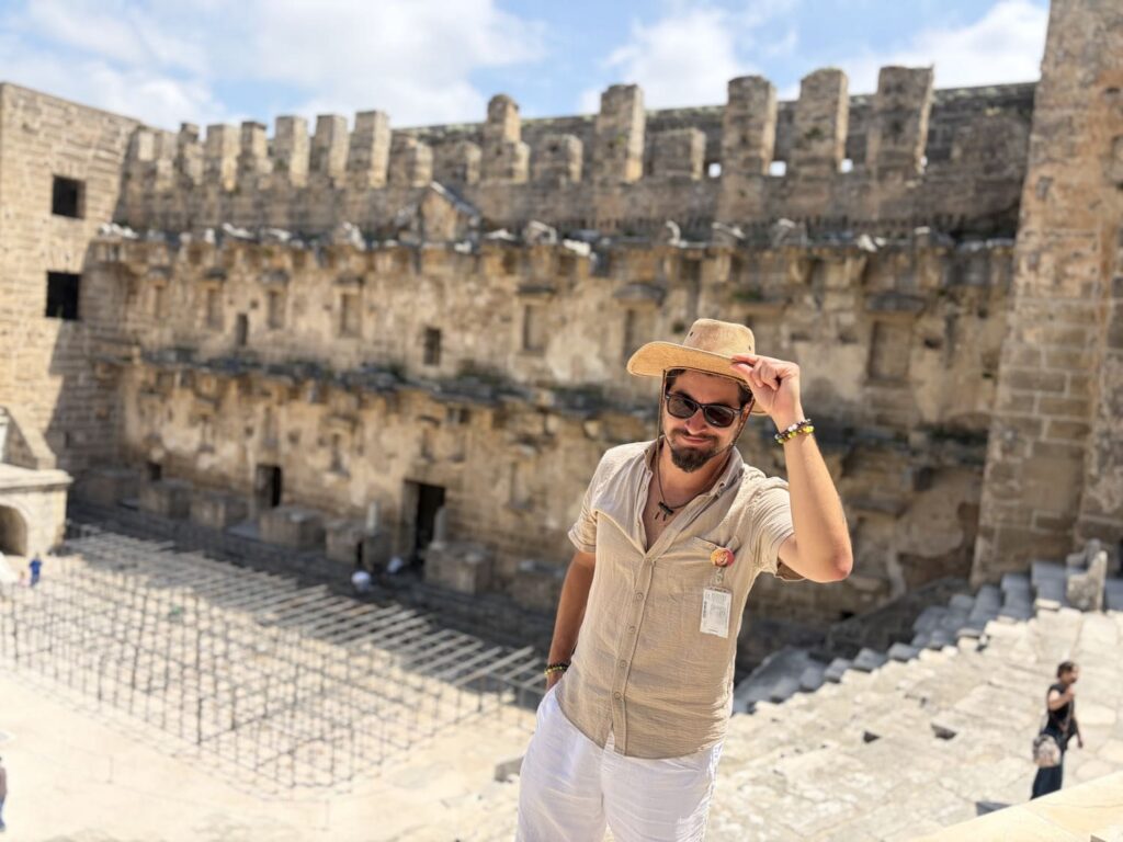 Kağan Özşakacı: Lead Tour Guide in Antalya