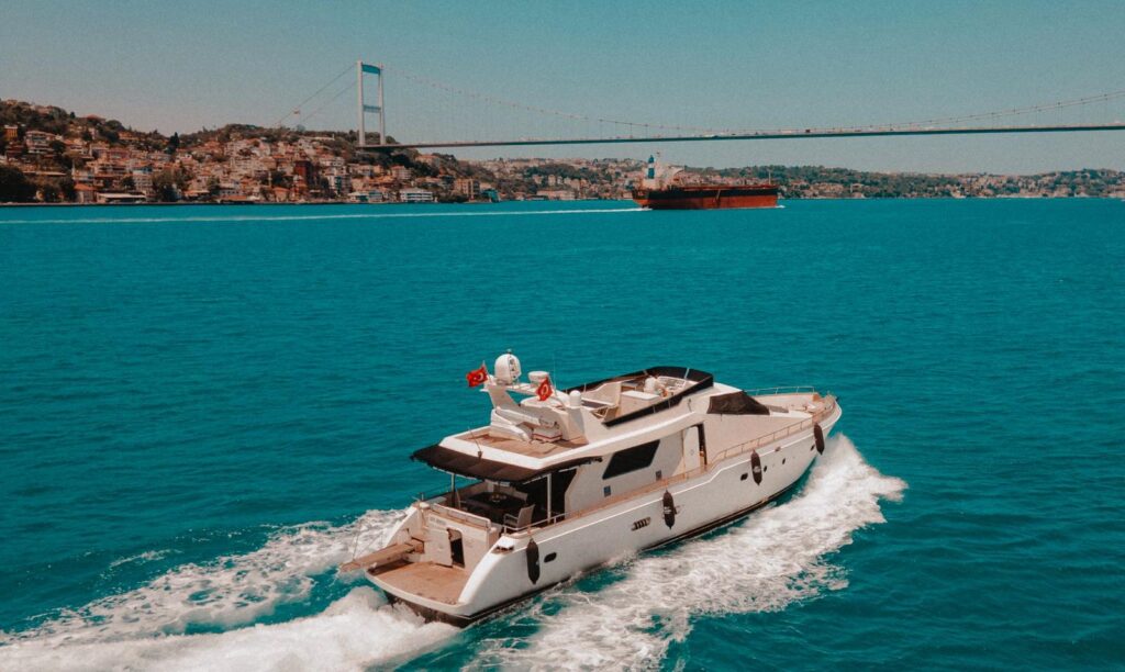 Black Luxury Yacht - The Other Tour