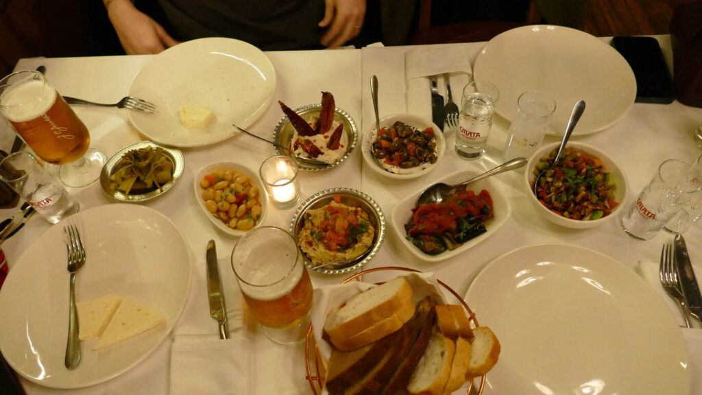 Galata Meyhanesi - table (1)