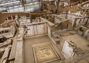 Terrace Houses in Ephesus: Uncovering the Ancient Elite