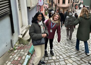 Ozlem Efeoglu: Warm-hearted Cheerful Guide in Istanbul
