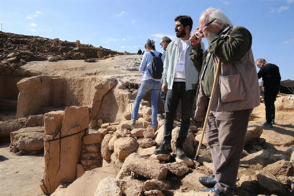 Prof. Mehmet Özdoğan at the Karahantepe excavations, part of the Taş Tepeler project he helped set in motion through his work at Çayönü