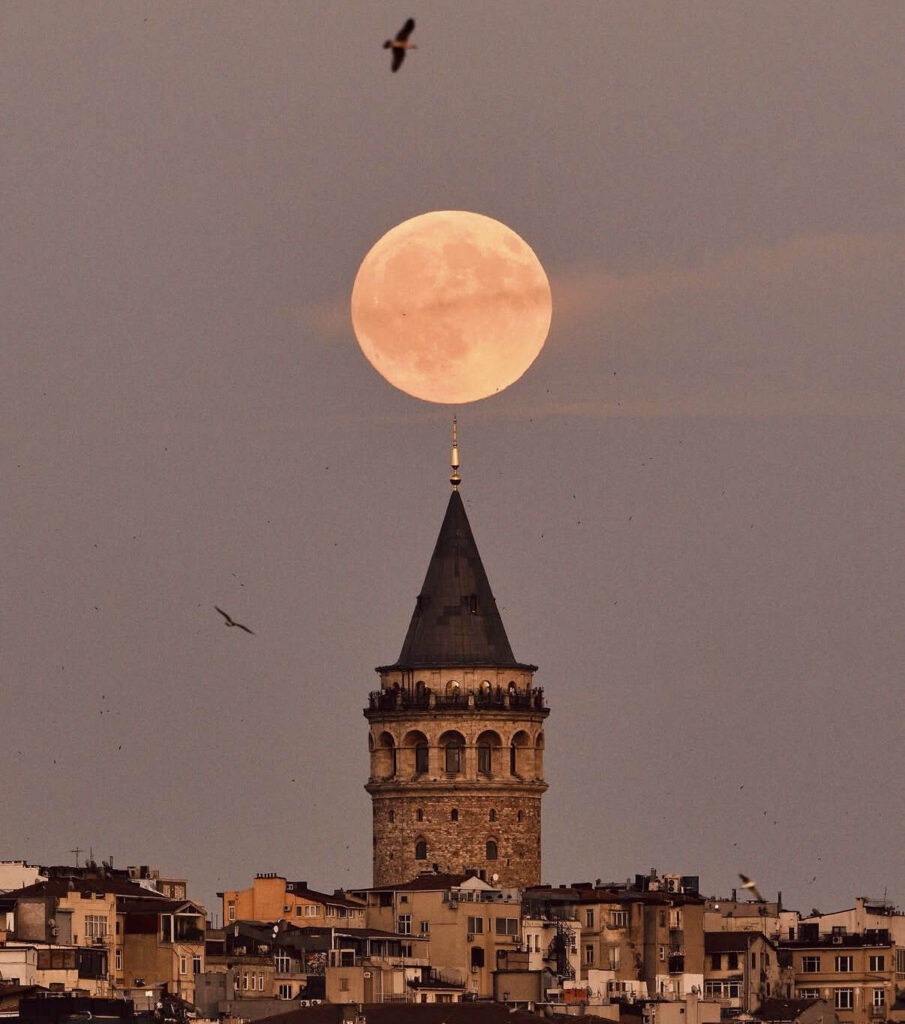 Galata Tower with full moon 2026 (1)