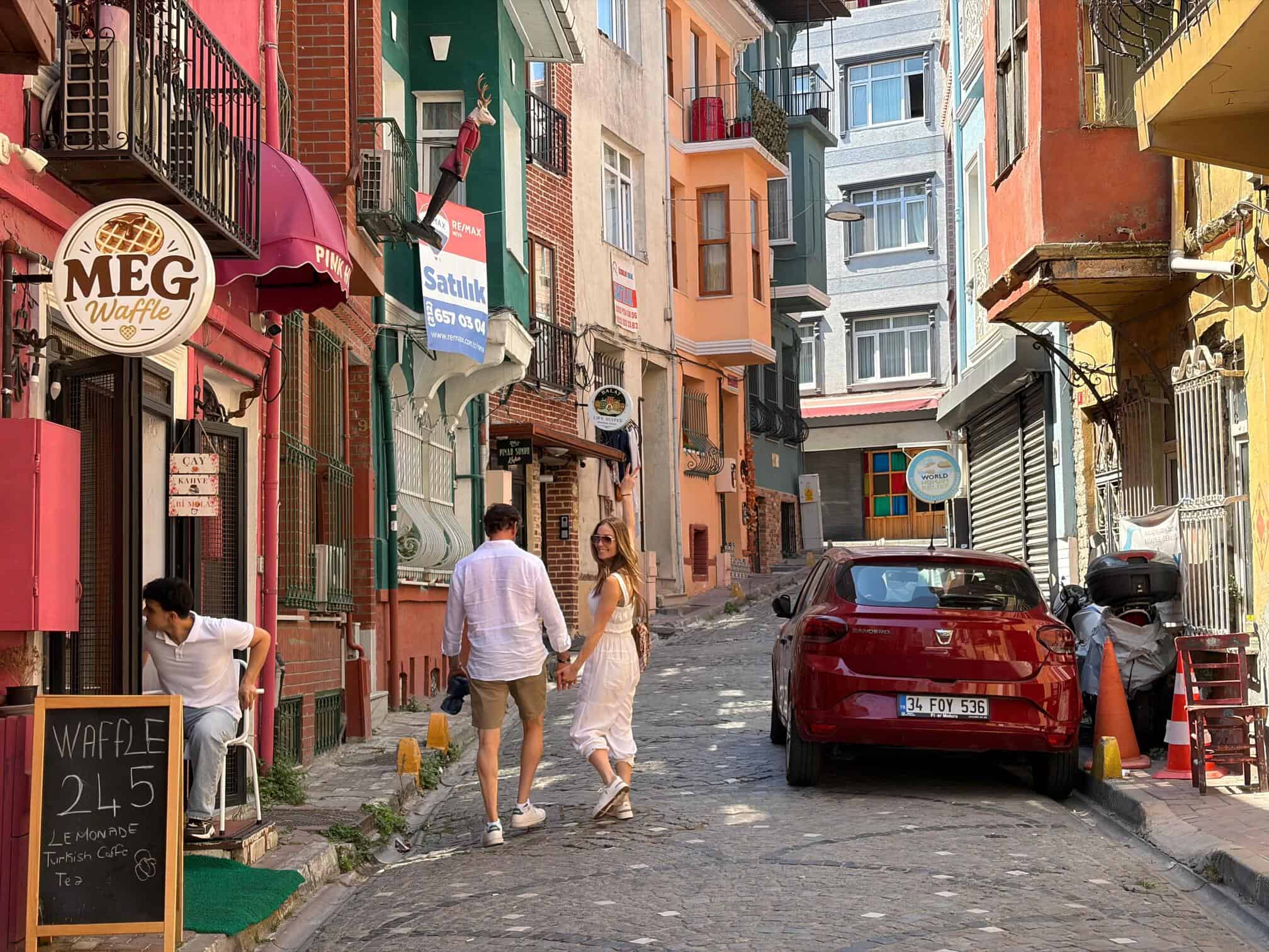 Suzy and Harvey in Balat