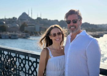 Suzy and Harvey on Galata Bridge (1)