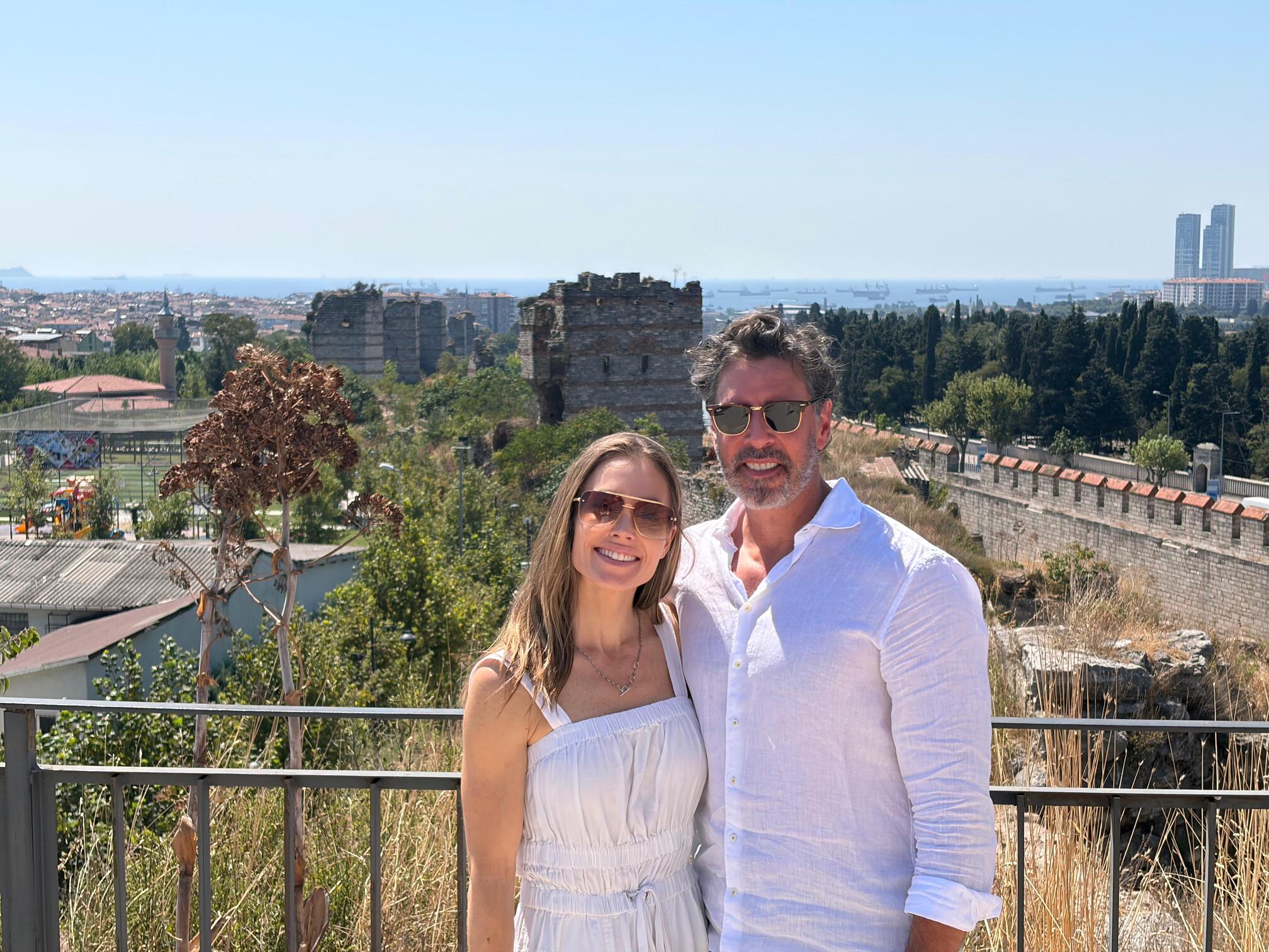 Suzy and Harvey walking on the thedosian walls