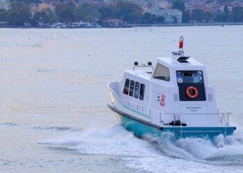 IMM Sea Taxi carrying passengers on a shared journey in Istanbul