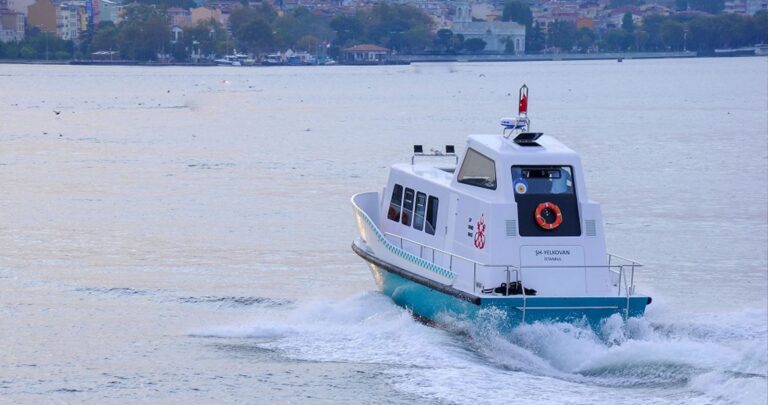 IMM Sea Taxi carrying passengers on a shared journey in Istanbul