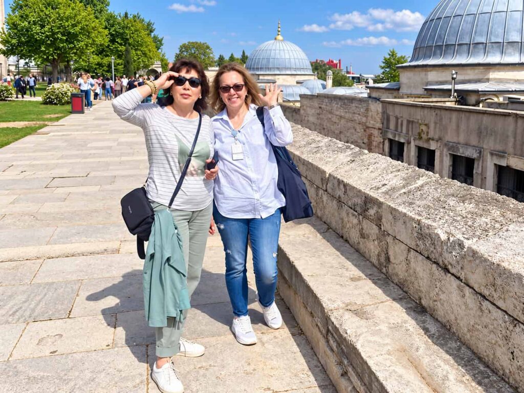 Altin Ustun - Russian tour guide istanbul (1)